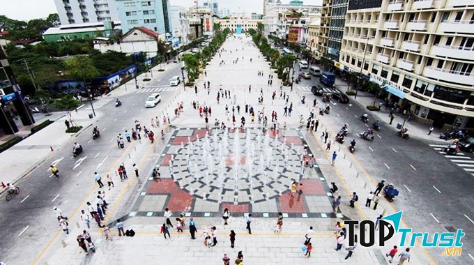 Toàn cảnh phố đi bộ Nguyễn Huệ - Nguồn: Sưu tầm