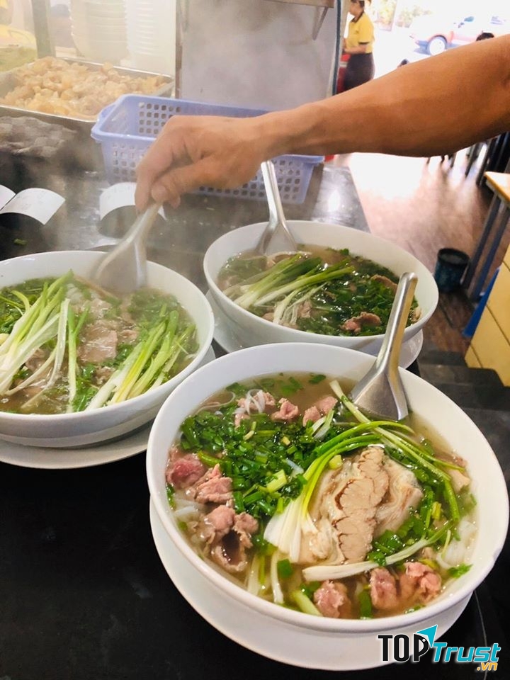 Phở thịt cùng rau kết hợp trong khoang miệng mang đến cảm giác rất dễ chịu