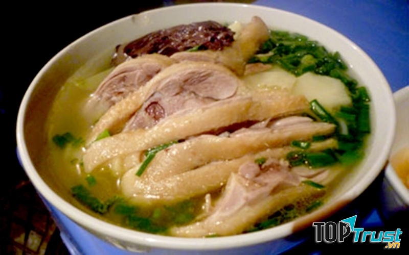 Phở gà món ăn truyền thống có tác dụng chữa bệnh rất tốt
