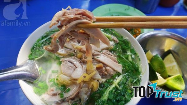 Phở gà đặc biệt