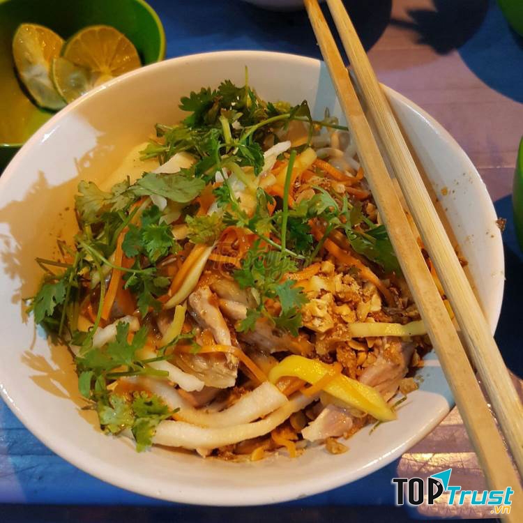 Phở gà trộn Khánh Béo