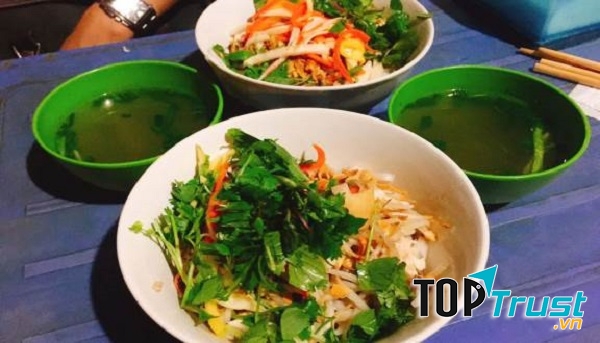 Phở gà trộn Khánh Béo - Hàng Hòm