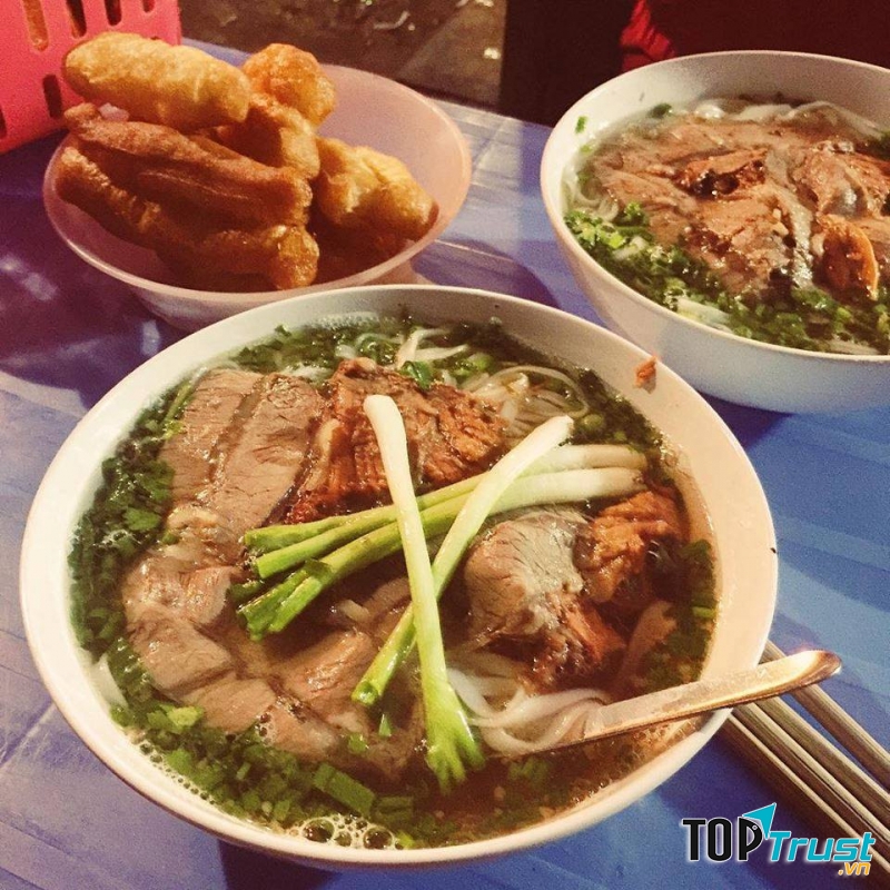 Phở gánh Hàng Chiếu