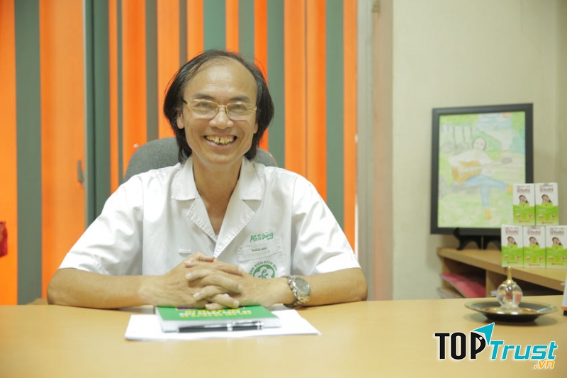 Phó Giáo sư - Tiến sĩ Nguyễn Tiến Dũng