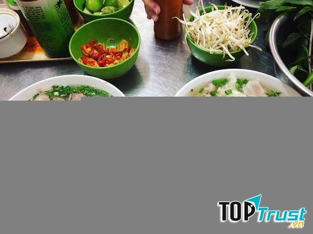 Bò viên ﻿được chế biến khéo léo, có độ đậm đà vừa phải, mềm ngọt, dai dai giòn giòn lại bùi bùi