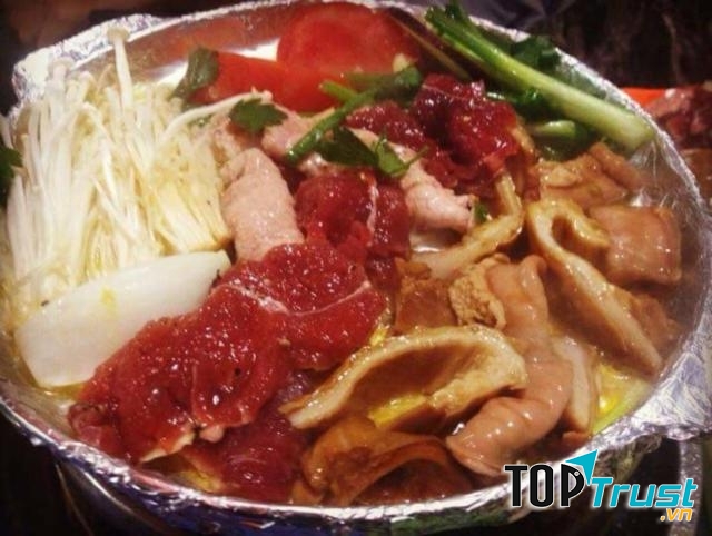 Lòng nướng rất thơm ngon, giòn giòn sần sật nhai rất thích.