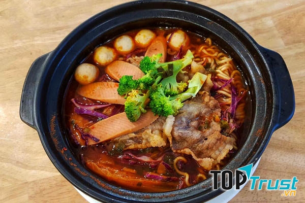 Phố mì cay Seoul 12 cấp độ là điểm đến lý tưởng cho những bạn cuồng các món cay của hàn.