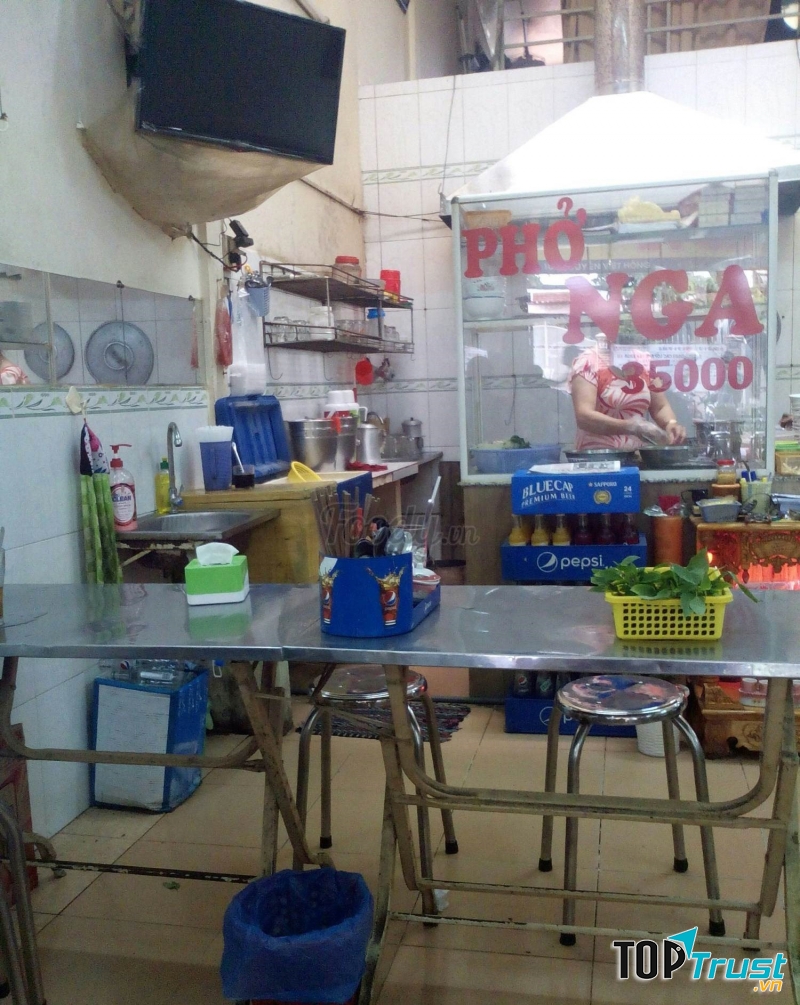 Không gian tại quán phở Nga