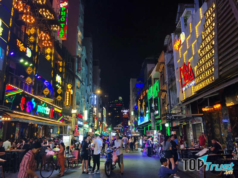 Phố Tây Bùi Viện