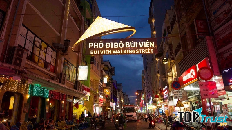 Phố tây Bùi Viện (phố đi bộ Bùi Viện)