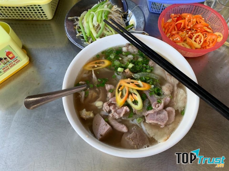Phở Tiến đường Lê Thánh Tông