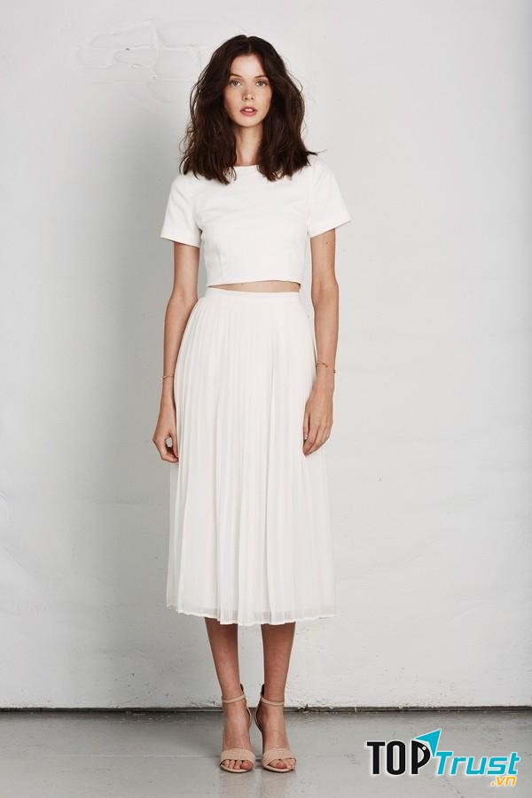 Mền mại, nhẹ nhàng và thanh thoát là ưu điểm của bộ trang phục này!
