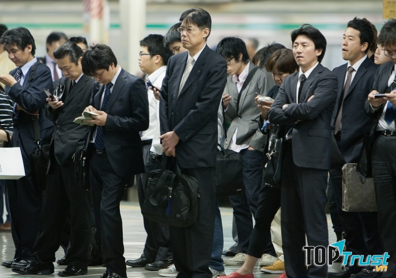 Người Nhật chỉn chu khi đi làm