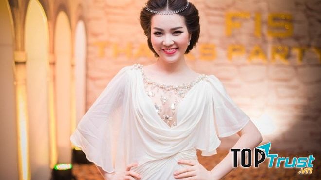 Vẻ đẹp gợi cảm của phong cách thời trang Hy Lạp luôn được chú ý và đánh giá cao