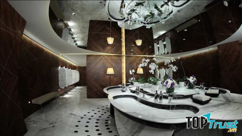 Phòng tắm sang trọng hạng nhất ở Etihad Diamond