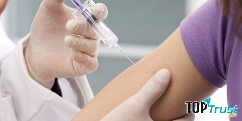 Tiêm phòng cúm trước đông.