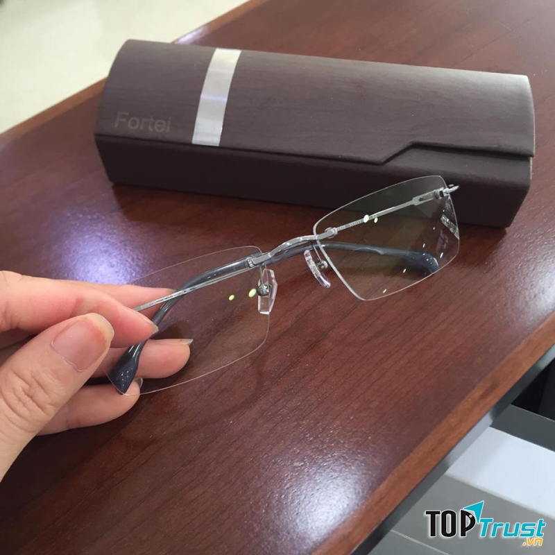 Phòng khám chuyên khoa mắt, kính mắt Thành Công