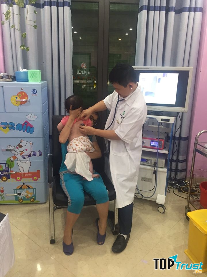 Phòng khám có đầu tư các loại máy móc hiện đại và tập hợp đội một đội ngũ bác sỹ có chuyên môn cao