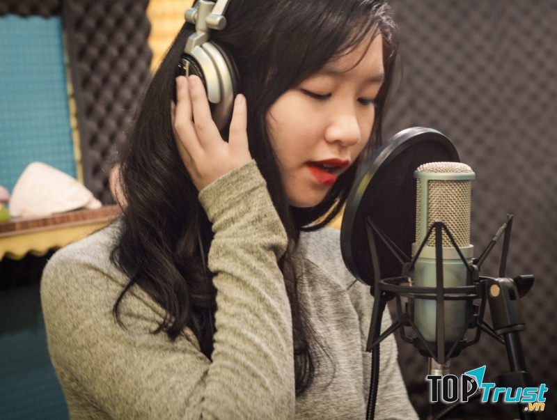 Phòng thu âm Anh Huy cung cấp rất nhiều dịch vụ đa dạng.