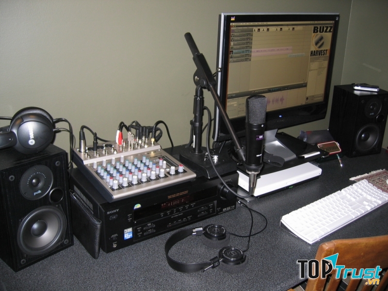 Thu âm Hoàng Vũ có trang thiết bị hiện đại