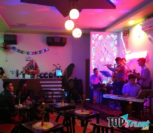 Phòng Trà Flamingo cũng là một trong những quán cà phê nhạc sống