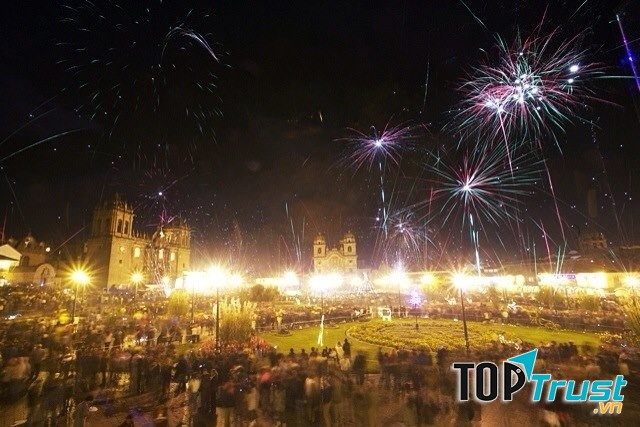 Quang cảnh lễ hội đón mừng năm mới ở Peru.