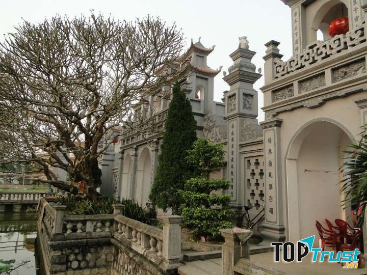 Phủ Dầy là nơi Mẫu Liễu Hạnh giáng sinh xuống trần