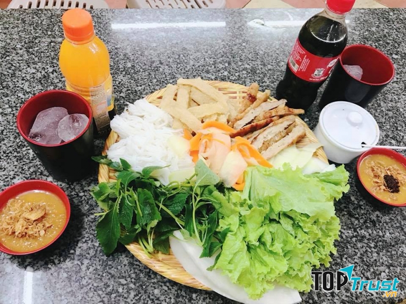 Nem nướng ăn kèm với nước ngọt có ga