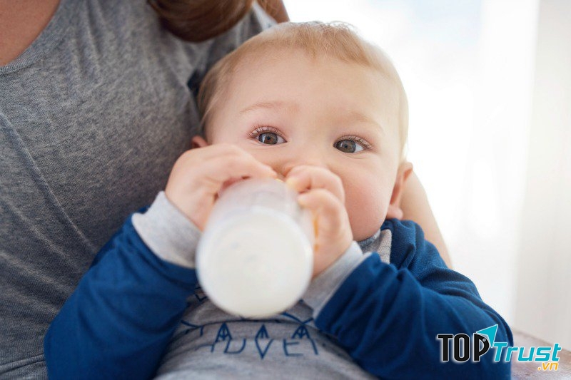 Similac dành cho bé theo từng độ tuổi