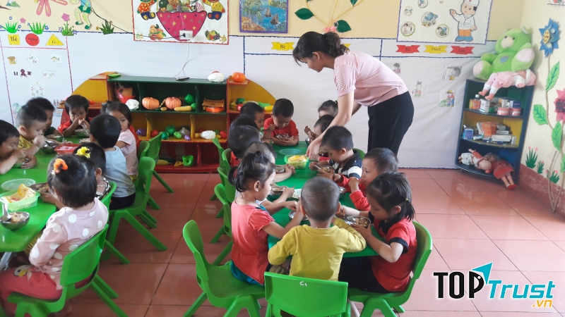 Ăn bán trú tại trường đảm bảo dinh dưỡng