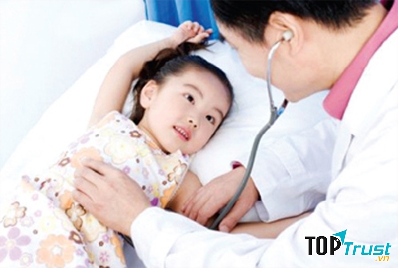 Trẻ ốm nên đưa đến cơ sở Ytế để được chăm sóc