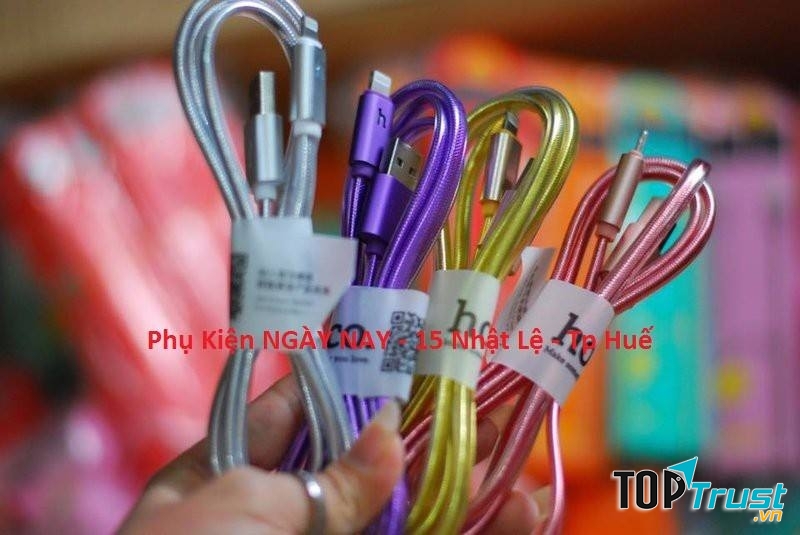 Phụ Kiện Ngày Nay