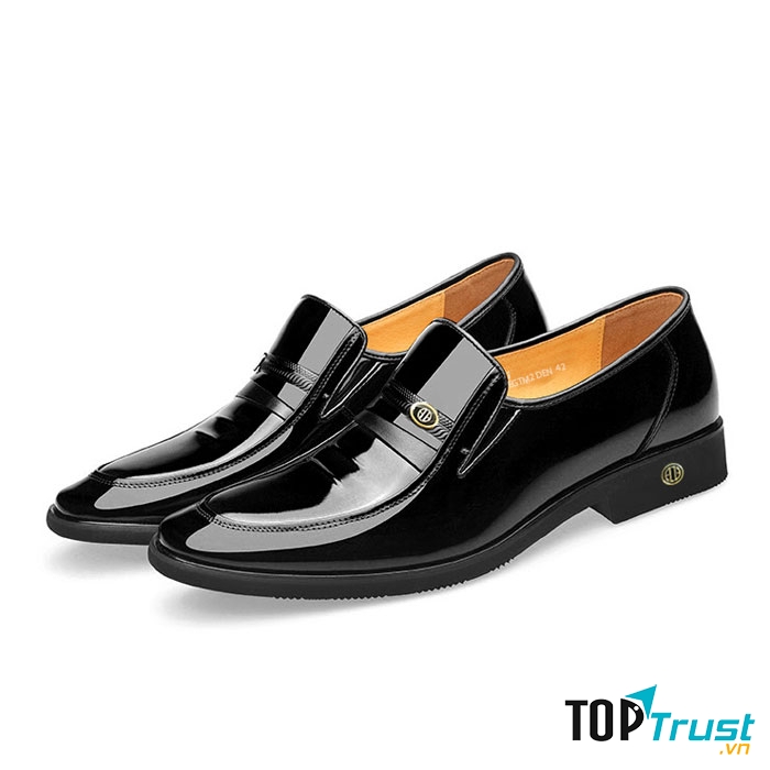 Phụ kiện luôn làm tôn lên thần thái của từng người