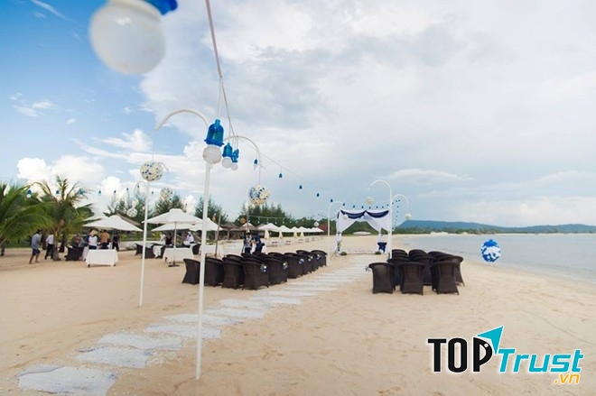 Đảo Phú Quốc là điểm dừng chân của không ít đôi uyên ương trong các kỳ nghỉ trăng mật.