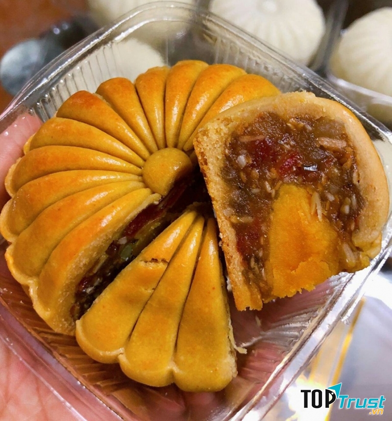Nếu có cơ hội ăn bánh nhà Phu Quy một lần chắc chắn bạn sẽ không khỏi trầm trồ về mùi vị đặc biệt không thể trộn lẫn với bất kì địa chỉ nào