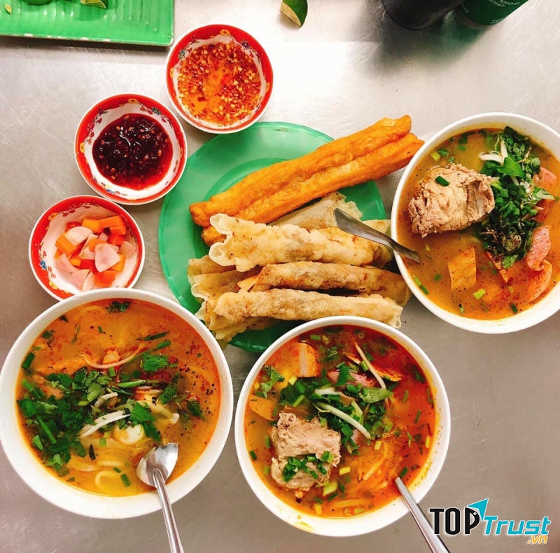 Phương bánh canh ruộng