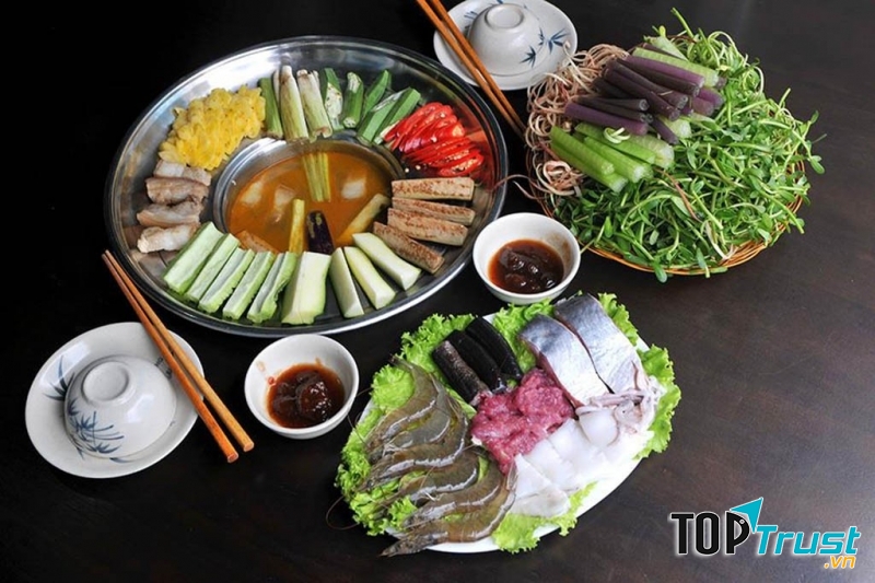 Món lẩu hấp dẫn tại Phương Nam Restaurant