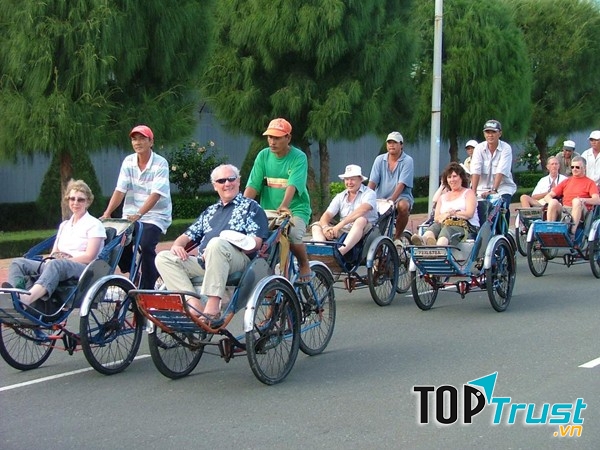 Ở đây những chiếc xích lô vẫn còn hoạt động khá nhộn nhịp