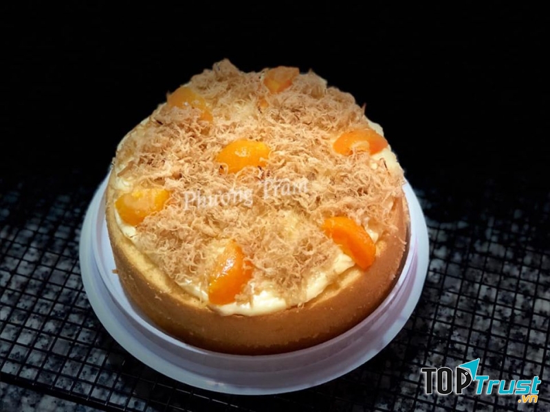 Bánh bông lan trứng muối tại Phương Trầm