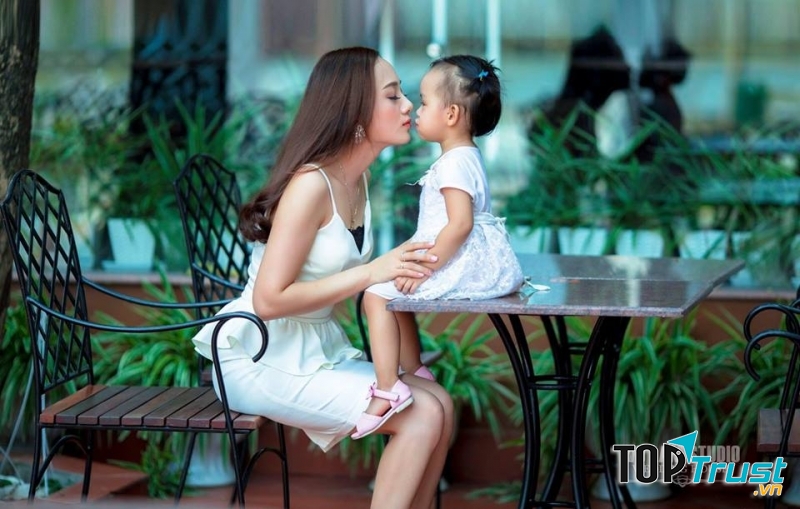 Phương Trang Makeup Store
