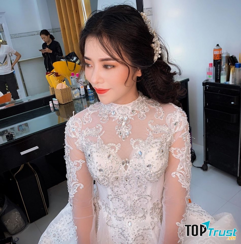 Phuong Trang Make Up