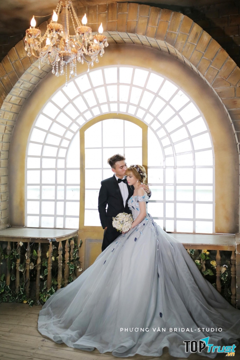 Phương Vân Bridal - Studio