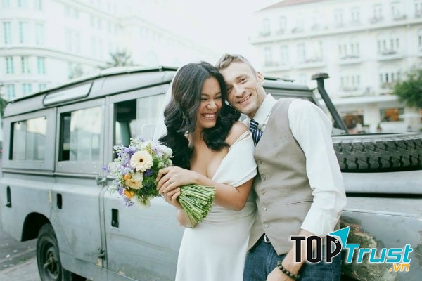 Phương Vy hạnh phúc bên chồng trong ngày cưới