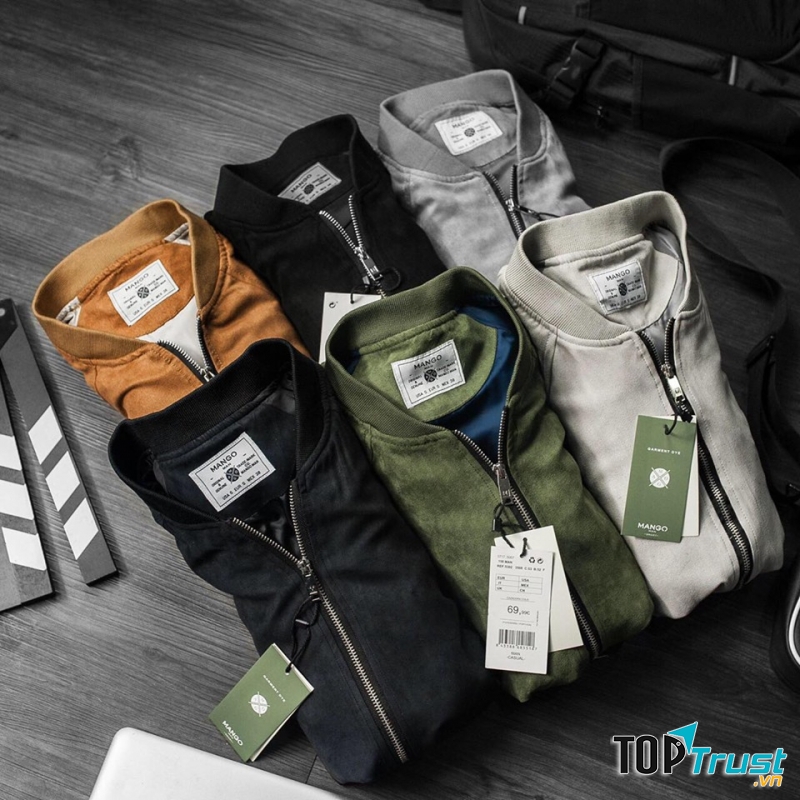 Những mẫu áo quần nam của shop Pi Fashion ở Nha Trang luôn là những mẫu mới nhất của thị trường