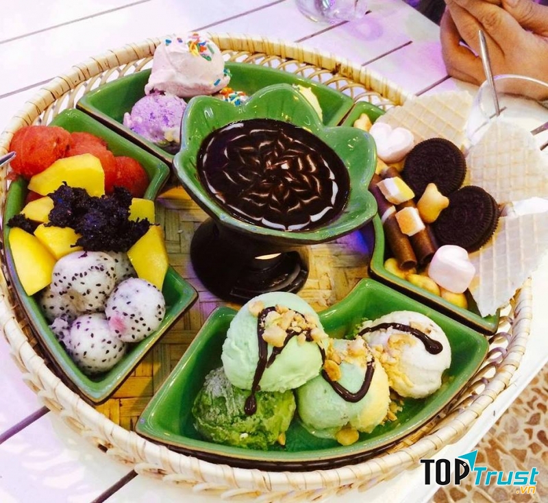 Lẩu kem siêu hấp dẫn của Pini Ice Cream