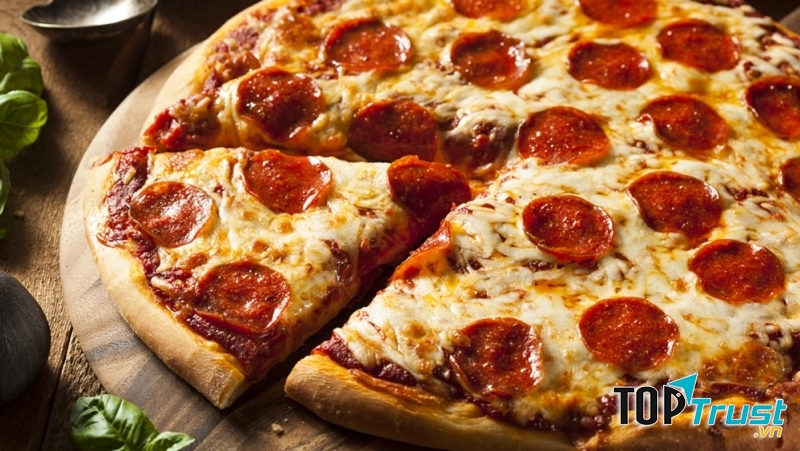 Pizza phô mai, xúc xích