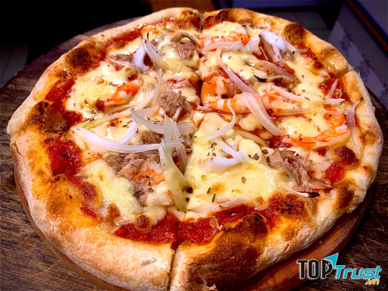 Giá cả phải chăng, có sẵn ở menu đồ ăn để mọi người lựa chọn sao cho phù hợp với túi tiền của mình