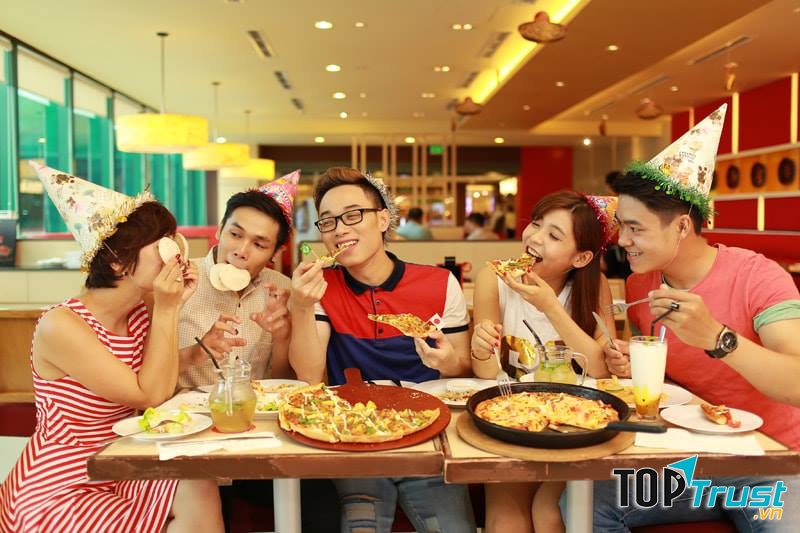 Mọi người rất thích pizza của Pizza Hitzzz
