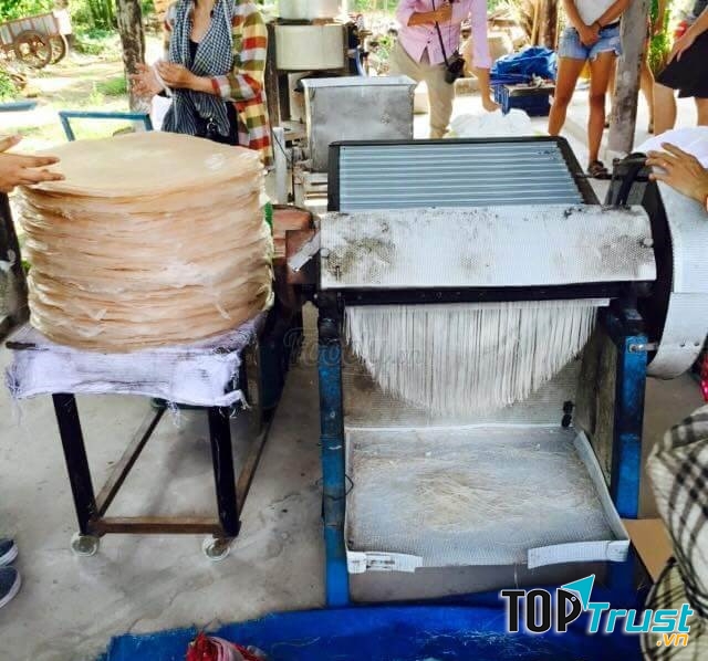 Học làm hủ tiếu