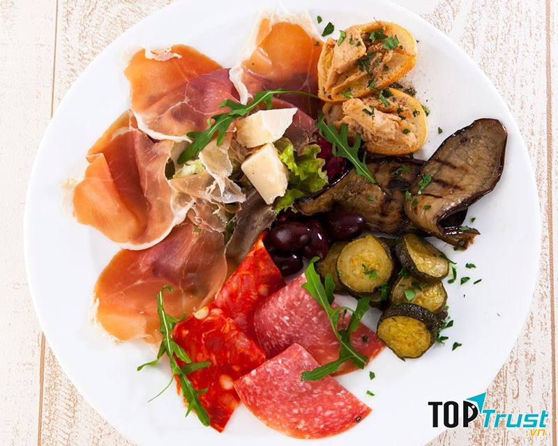 Món Ý hấp dẫn tại nhà hàng